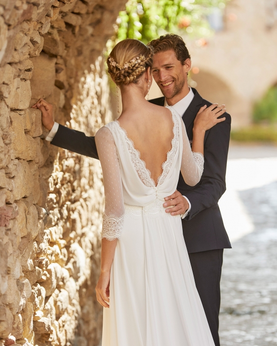 Maelia with train £1,430 Alma Novia Maelia