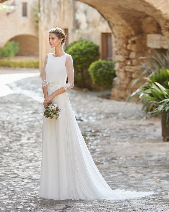 Maelia without train £1,290 Alma Novia Maelia