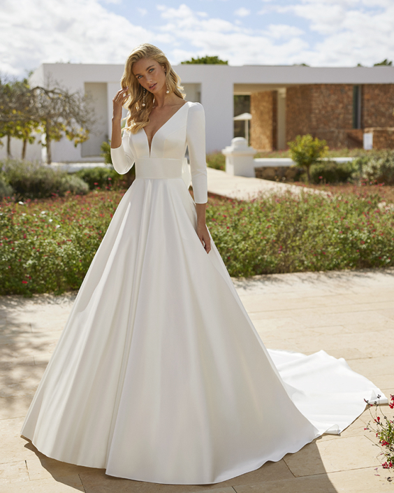 Zuley – £1160 Zuley – £1160 Sleeve version from £375. Available in Satin, Organza, and Mikado.
