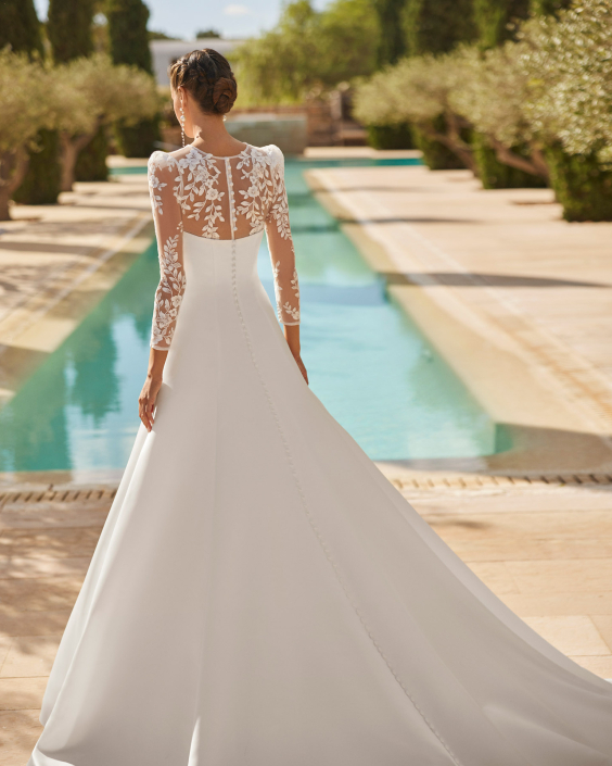 Sur by Adriana Alier at The LittleBridal Boutique