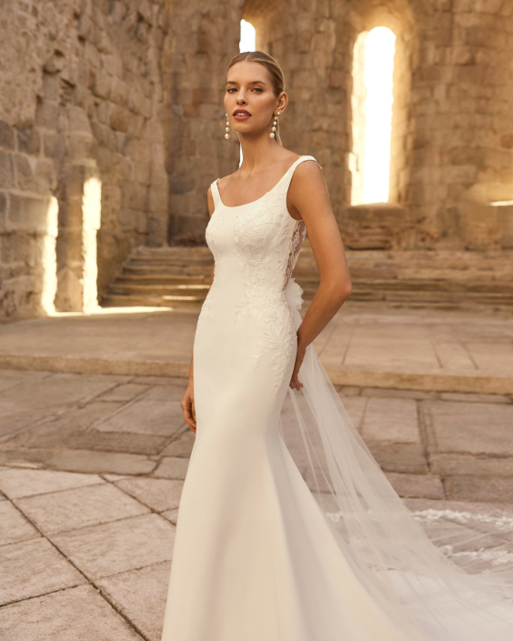 Parvati by Adriana Alier at The Little Bridal Boutique